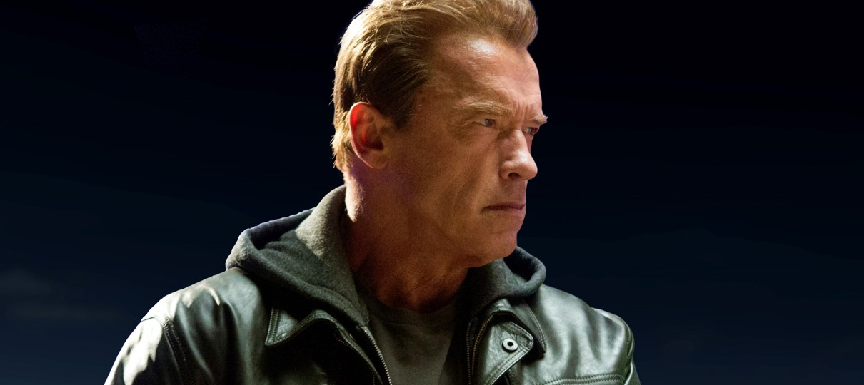 Schwarzenegger e Linda Hamilton recriam foto dos bastidores de Exterminador do Futuro