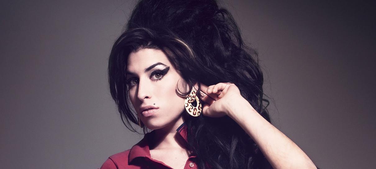 Cinebiografia de Amy Winehouse será filmada em 2019