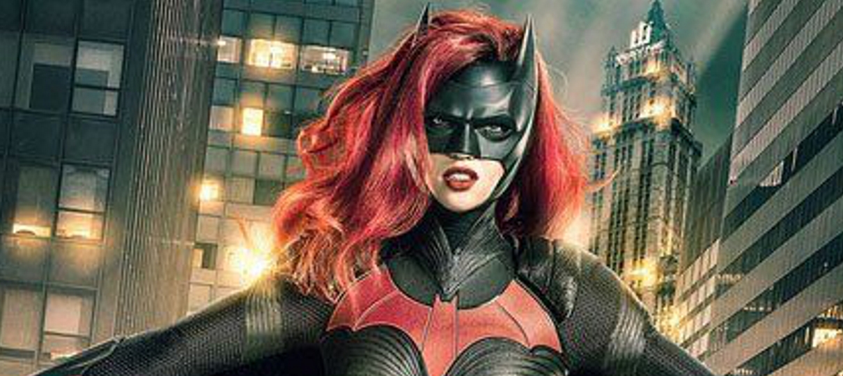 Ruby Rose aparece como Batwoman em imagem do crossover das séries da DC