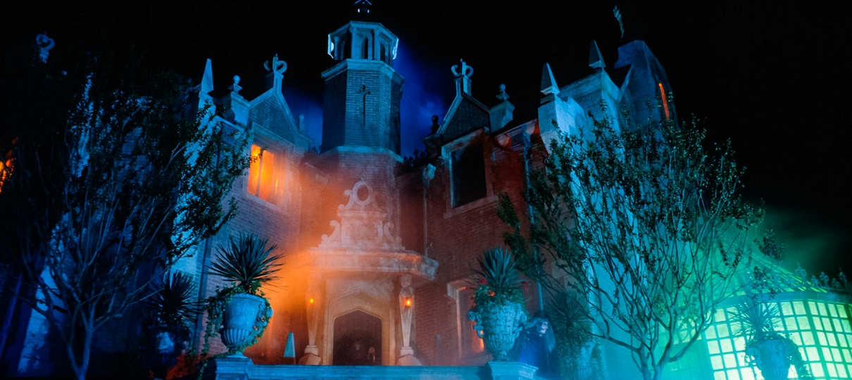 Pessoas estão espalhando cinzas nas atrações dos parques da Disney