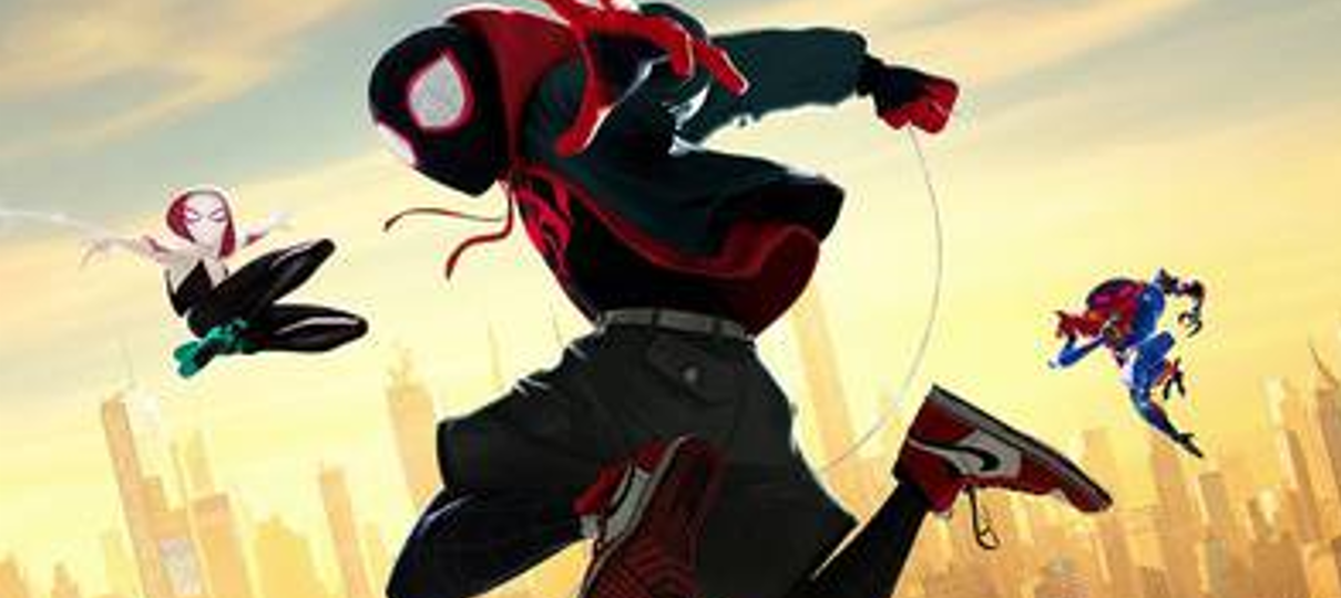 Heróis balançam pela cidade em novo cartaz de Homem-Aranha: Aranhaverso