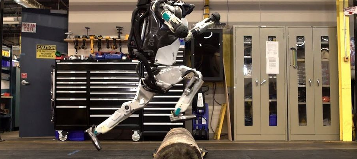 Robô da Boston Dynamics faz parkour em vídeo