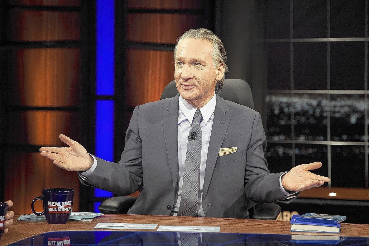 "Provaram meu ponto", diz Bill Maher sobre críticas a seus comentários envolvendo Stan Lee