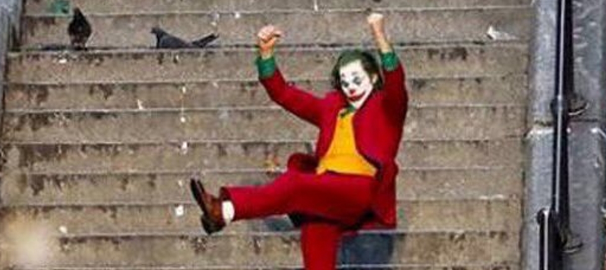 Coringa aparece dançando em fotos do filme