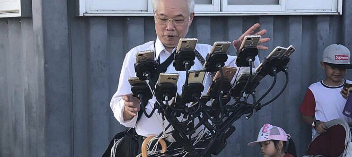 Taiwanês mostra o melhor jeito de jogar Pokémon Go: com 12 celulares e uma bicicleta
