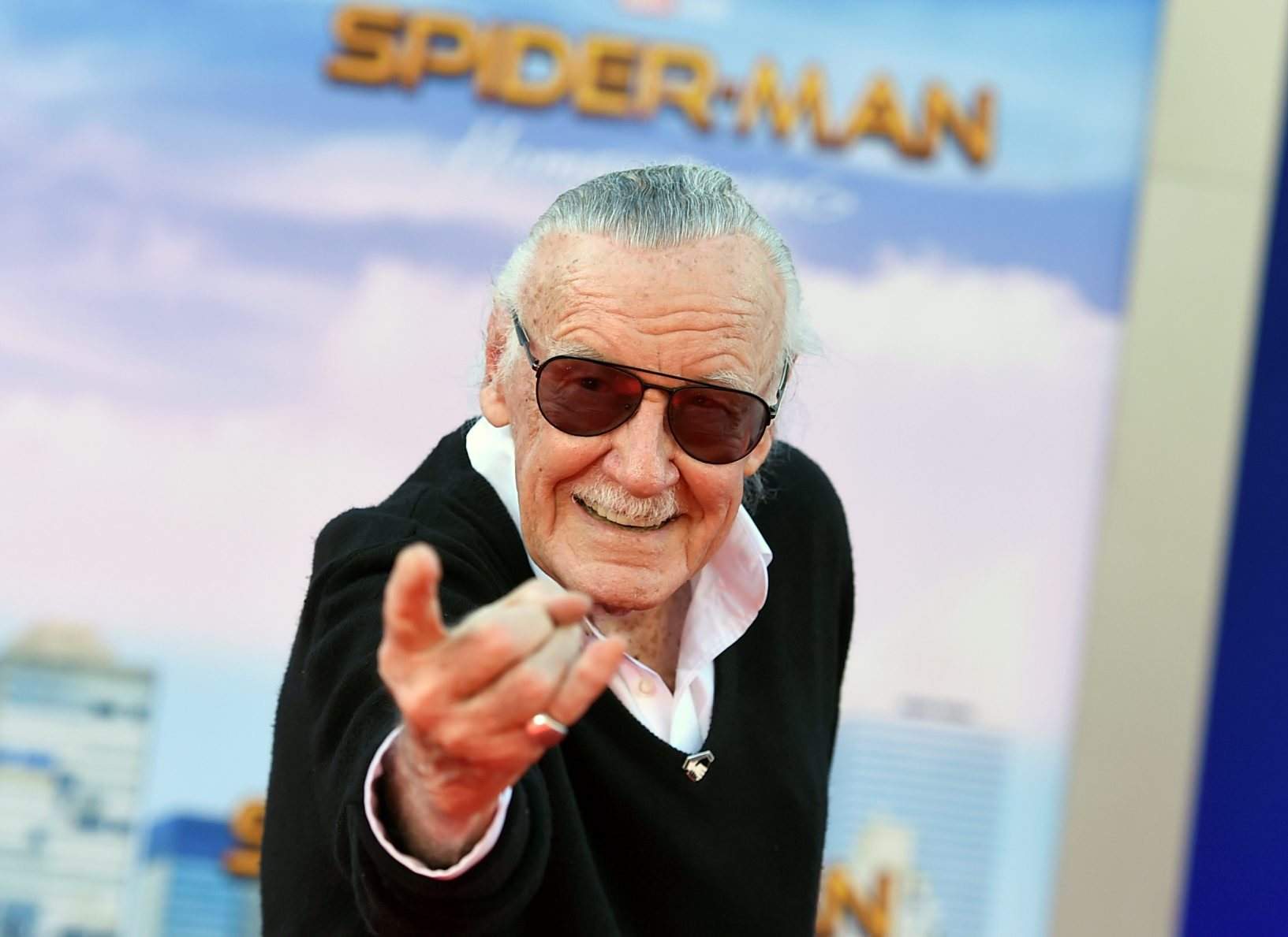 Por que Stan Lee falava "Excelsior"?