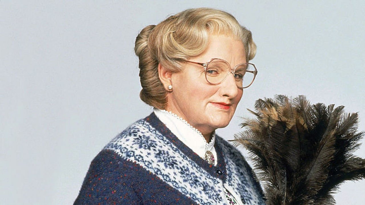 Elenco de Uma Babá Quase Perfeita homenageia Robin Williams em especial