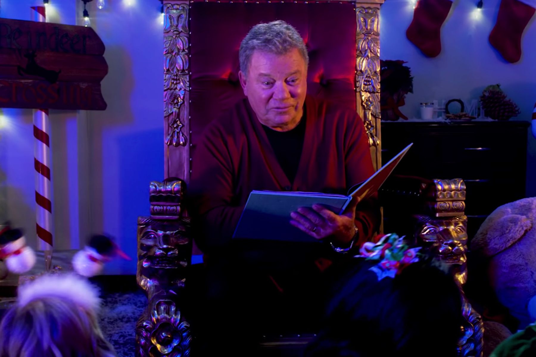 Star Trek | William Shatner, o Capitão Kirk, lança clipe bizarro de música natalina