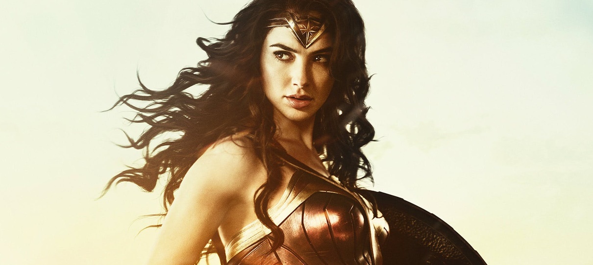 Gal Gadot comemora o fim das filmagens de Mulher-Maravilha 1984