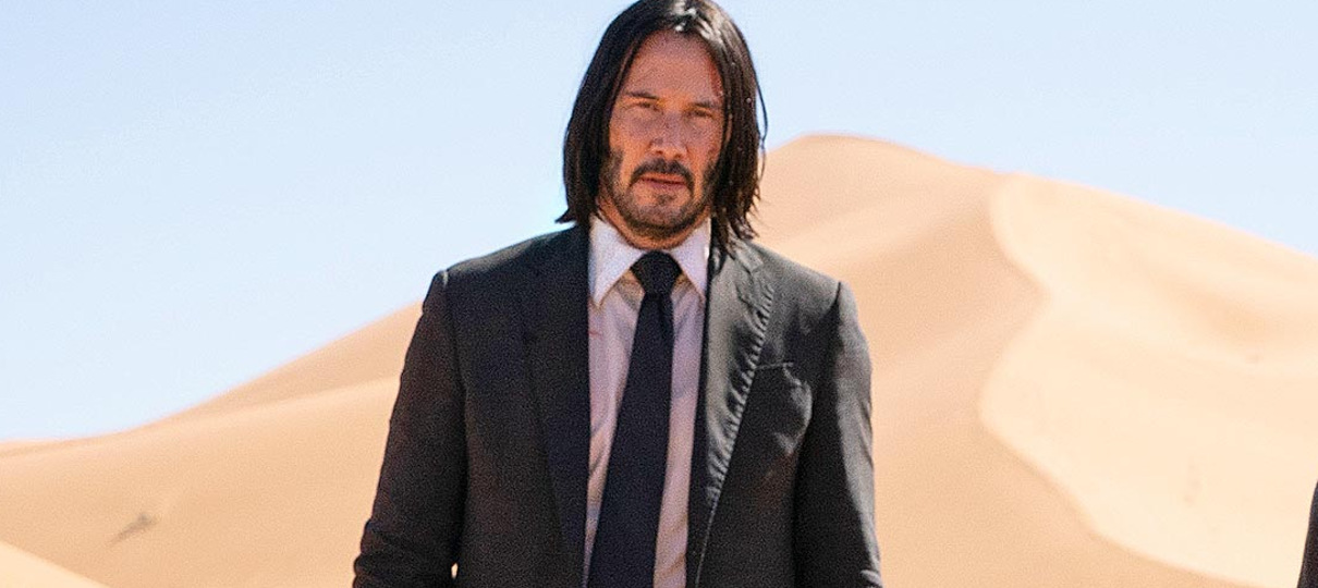Keanu Reeves aparece com cachorros em foto oficial de John Wick 3