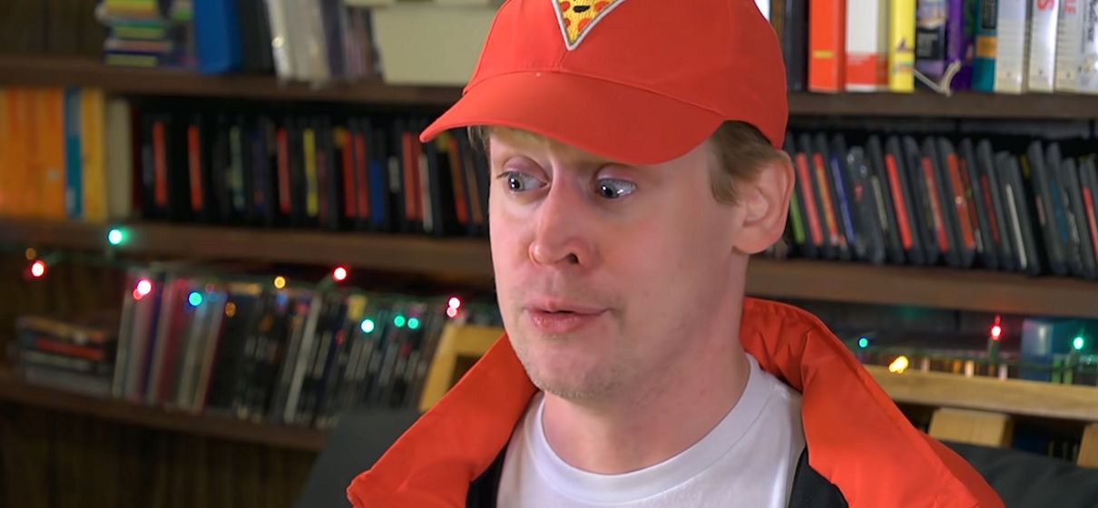 Macaulay Culkin joga Esqueceram de Mim com o Angry Video Game Nerd para celebrar o Natal