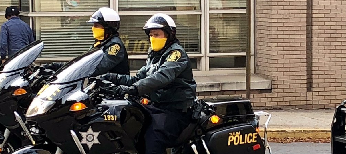 Watchmen | Policiais mascarados aparecem em novas fotos de bastidores
