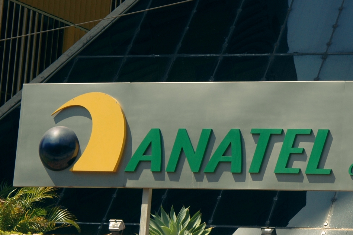 Anatel vai bloquear celulares piratas a partir desta semana