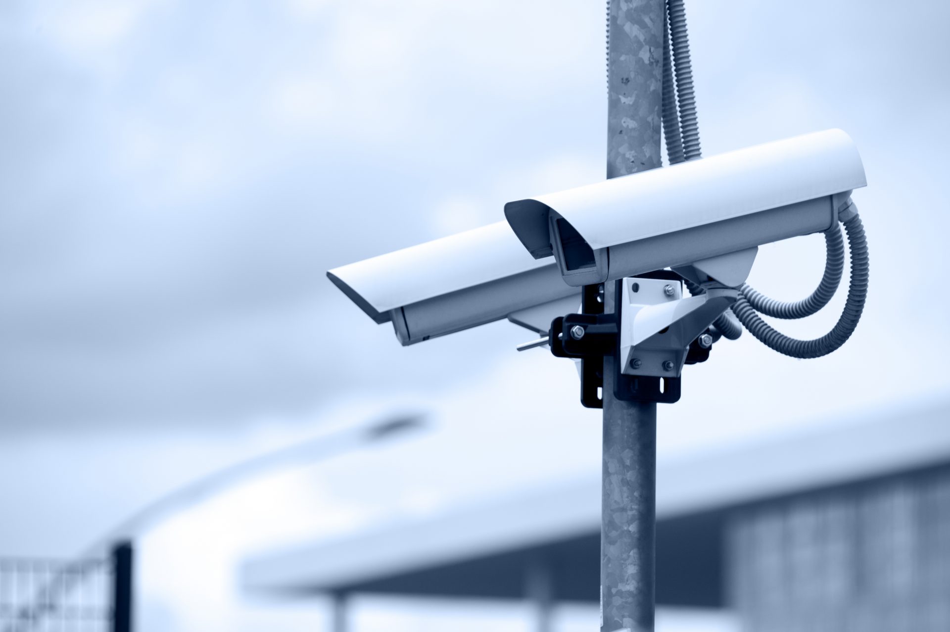 Deputados querem implementar tecnologia de reconhecimento facial em locais públicos