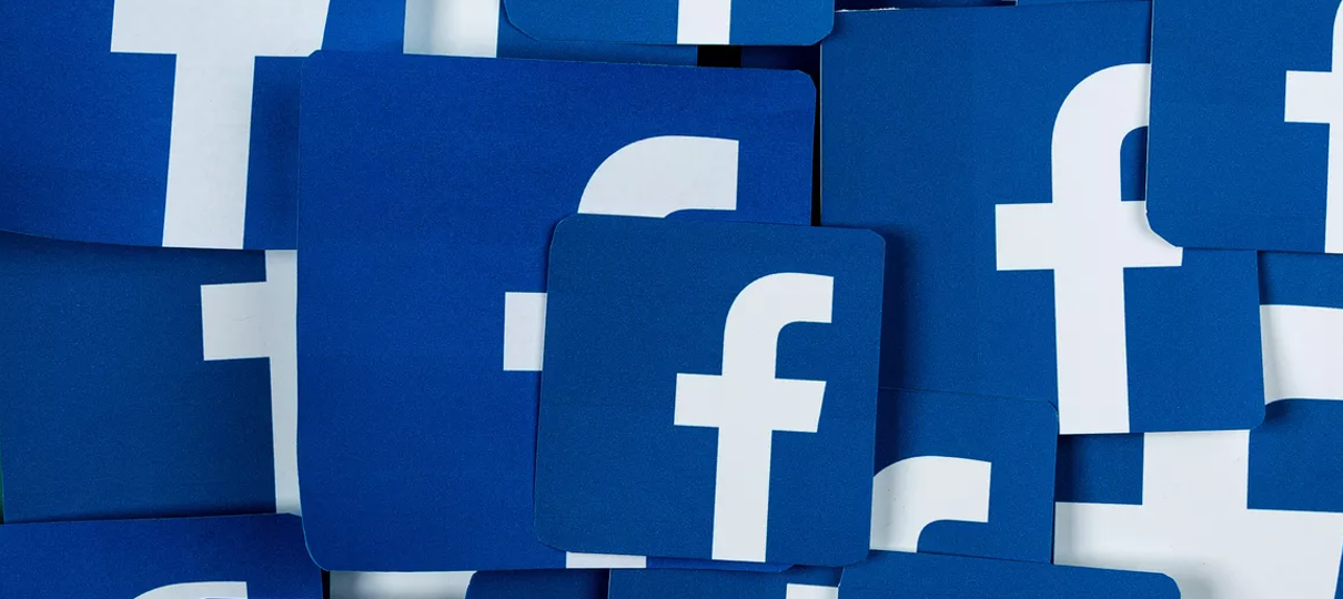 Idosos compartilham mais notícias falsas no Facebook, aponta estudo