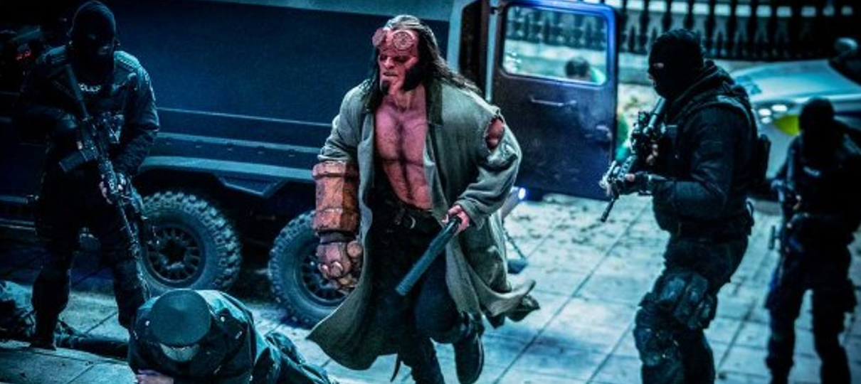Hellboy caminha para o combate em nova foto do filme