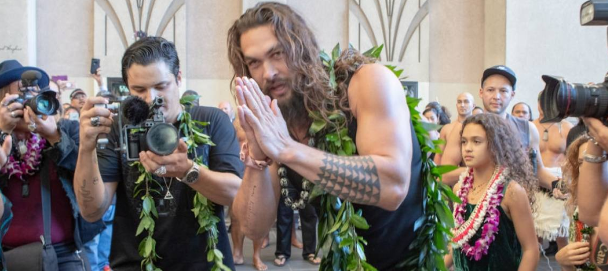 Jason Momoa é caluniado e acusado de assédio; ator deve abrir processo para remover vídeo