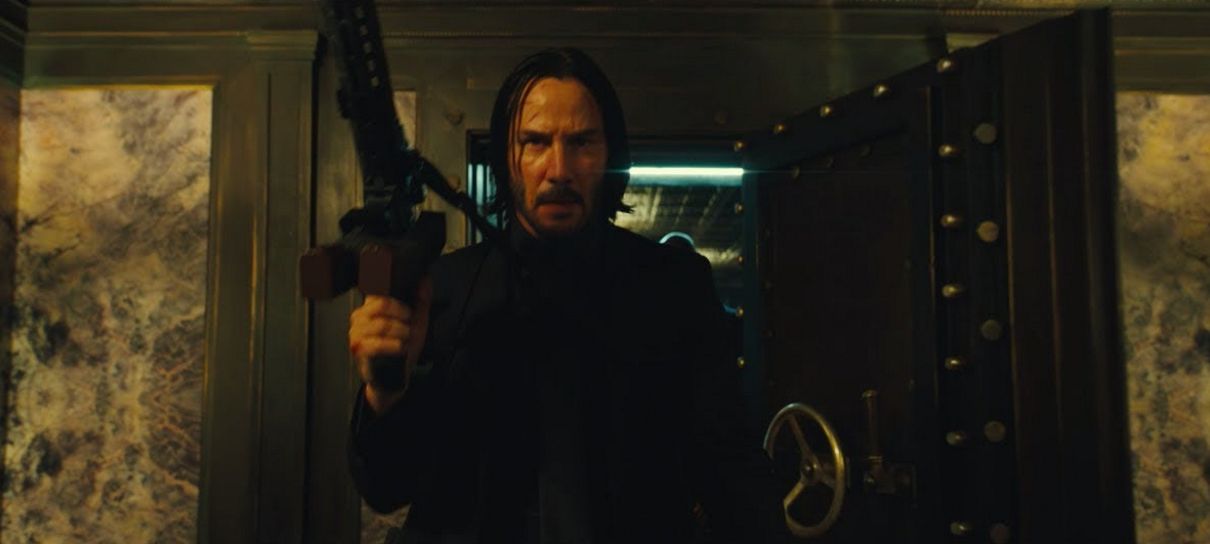 John Wick 3 – Parabellum | Keanu Reeves e Halle Berry se preparam para a ação em vídeo