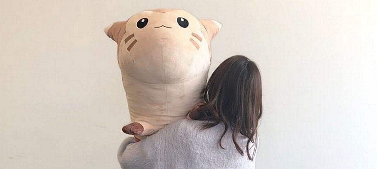 Pokémon | Pelúcia do Furret em tamanho real mostra que ele é maior que um Charizard