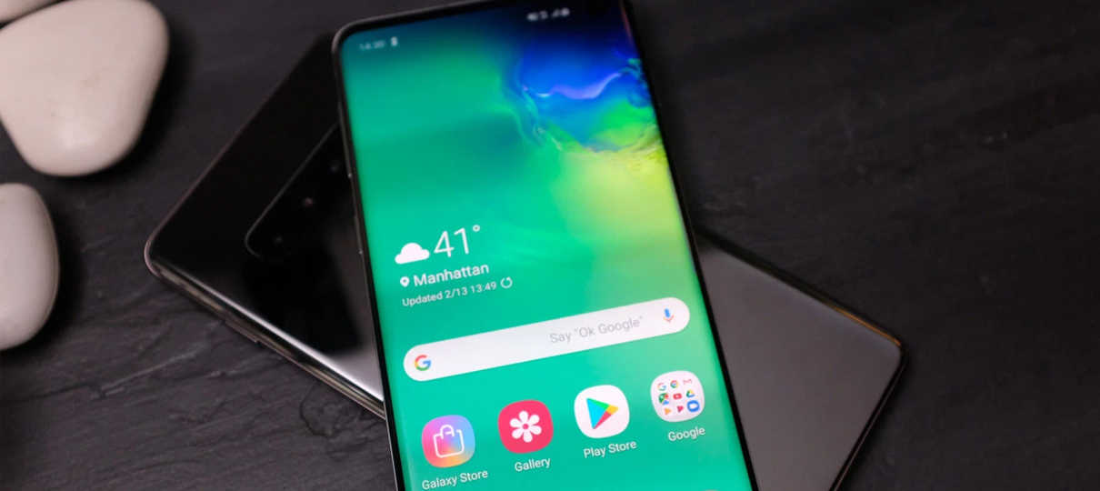 Samsung Galaxy S10 permite que você carregue o celular dos seus amigos de forma wireless