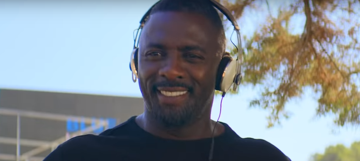 Idris Elba ataca de DJ em trailer da série Se Joga, Charlie