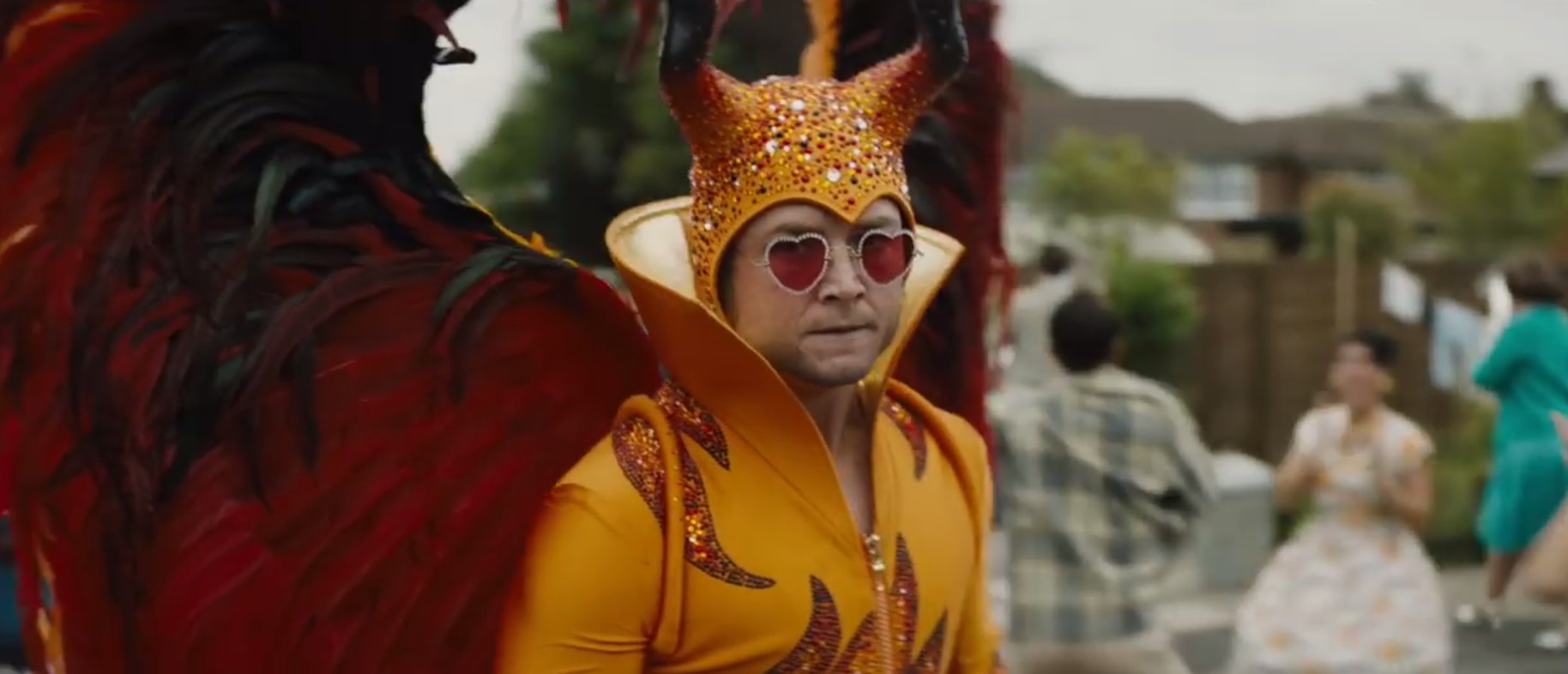 Rocketman | Elton John canta "Tiny Dancer" em trailer intenso
