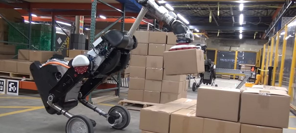 Novo robô da Boston Dynamics mostra eficiência para empilhar caixas