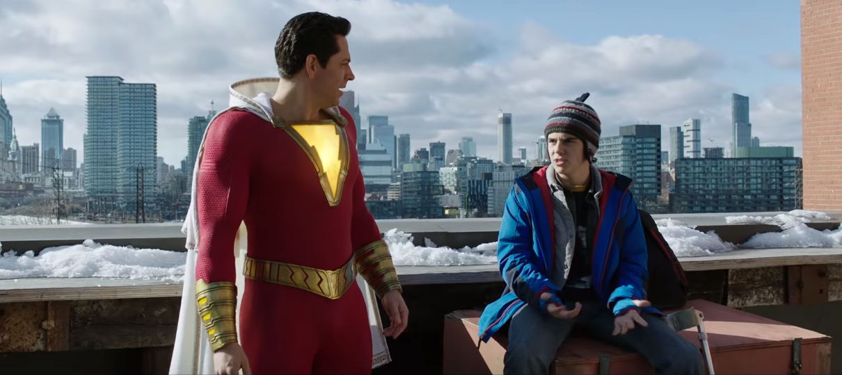 Shazam! causa acidente em tentativa de voo; veja o vídeo