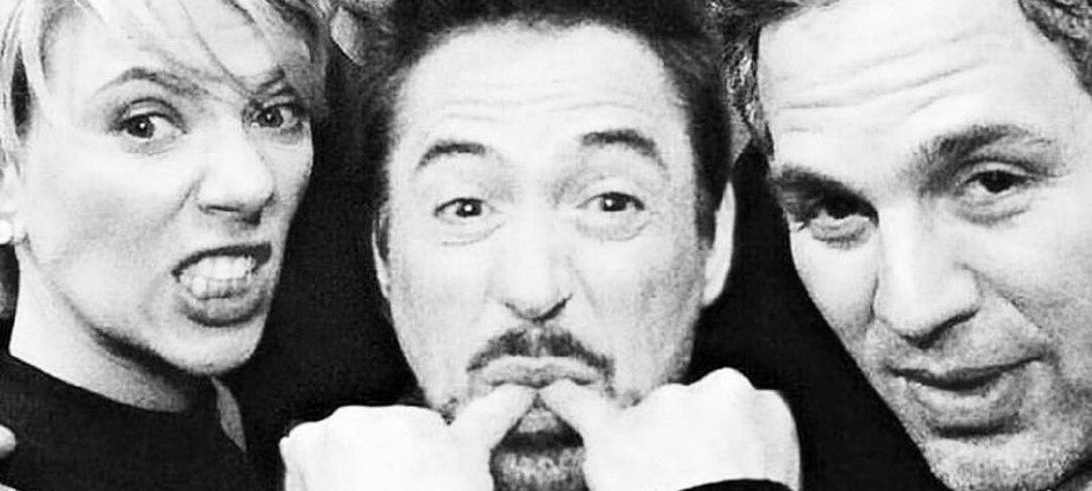 Vingadores: Ultimato | Jeremy Renner publica foto do elenco e deixa um aviso para Thanos