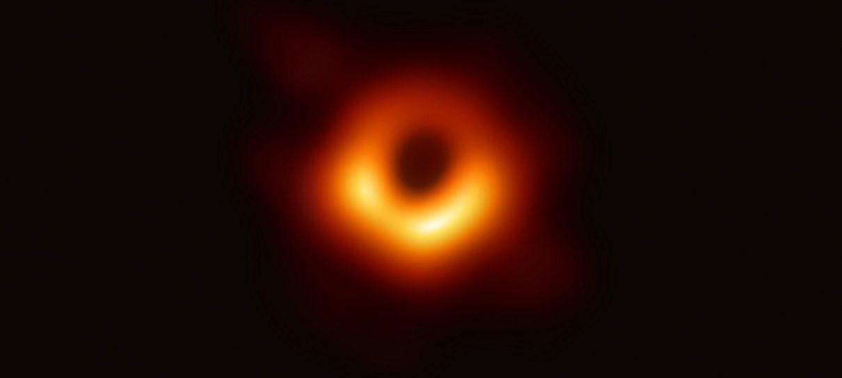 Astrônomos divulgam a primeira imagem de um buraco negro