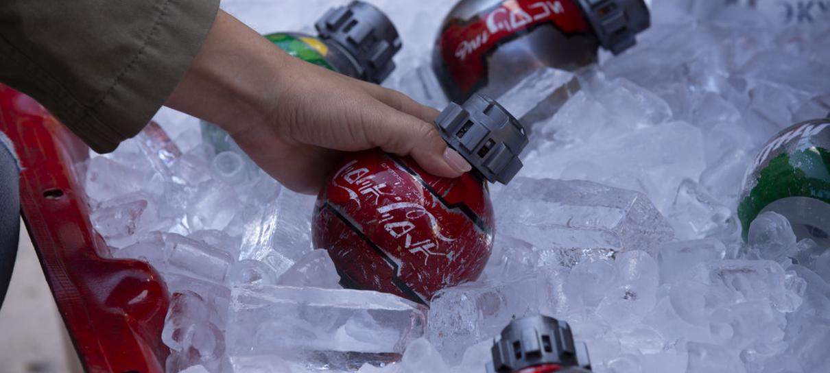 Star Wars | Área temática nos parques Disney terá garrafas personalizadas da Coca-Cola