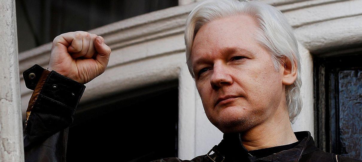 Julian Assange, criador do WikiLeaks, é preso no Reino Unido