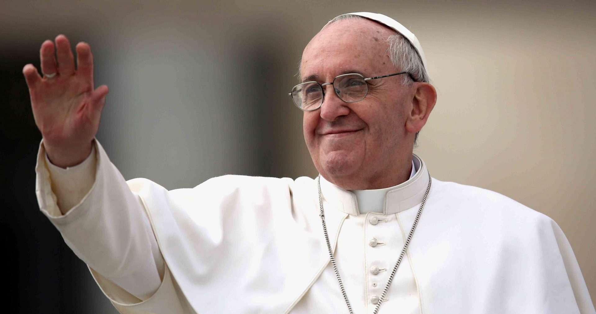 Papa Francisco expõe preocupações sobre robôs e Inteligências Artificiais em carta