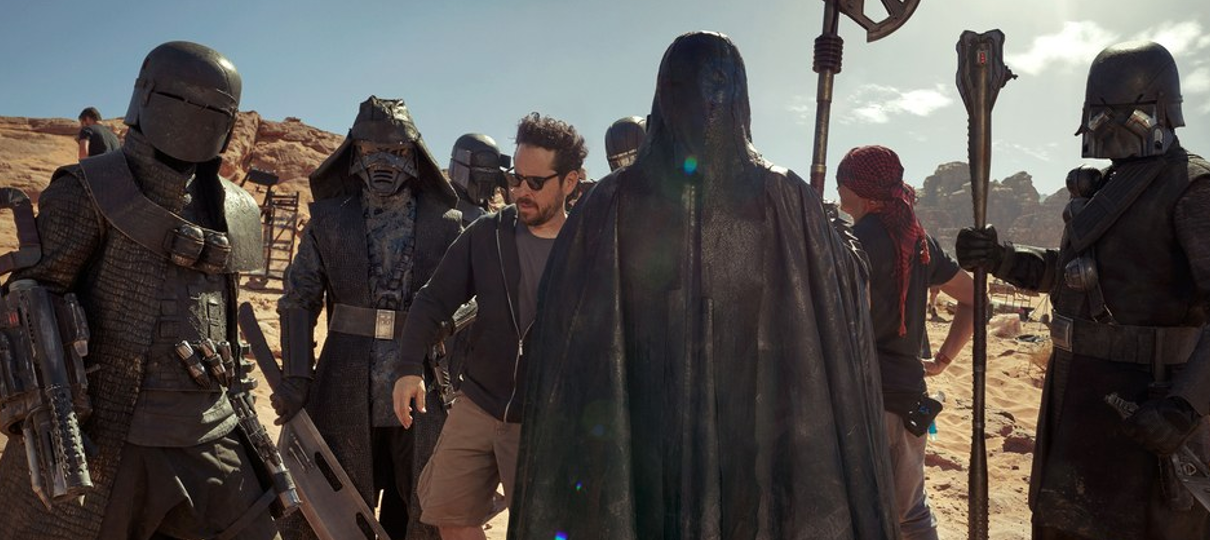 Star Wars  Primeiro filme da trilogia dirigida por Rian Johnson pode  chegar em 2020 - NerdBunker