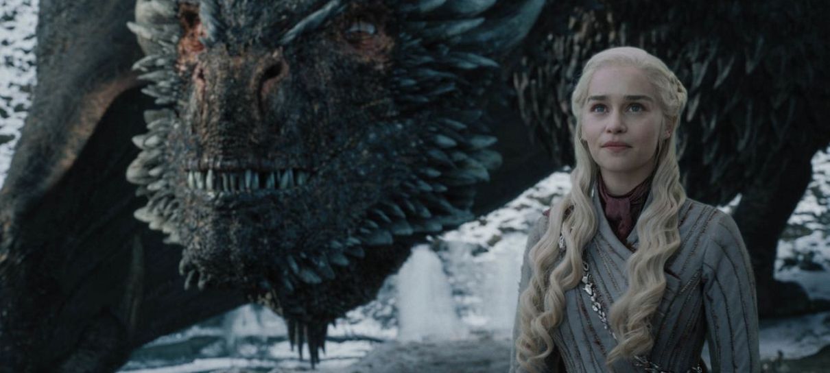 Game of Thrones | Fã sobrevoa cidade com banner pedindo remake da temporada final