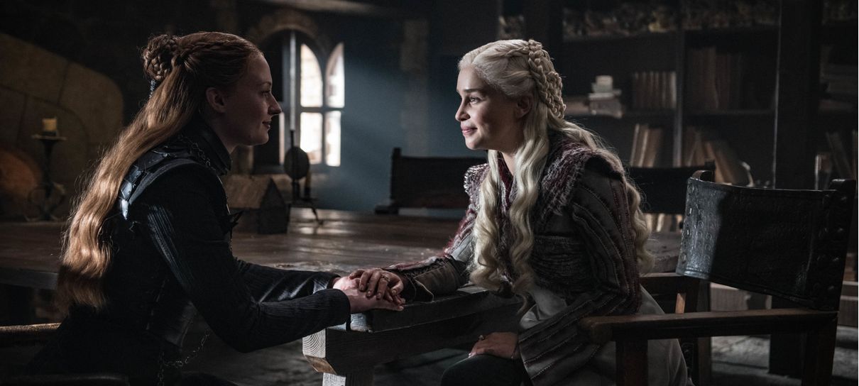 Game of Thrones | Emilia Clarke e Sophie Turner se despedem da série no Instagram