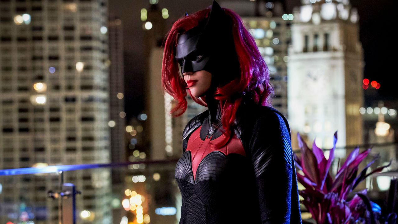 Batwoman | Kate Kane vigia as ruas de Gotham em teaser