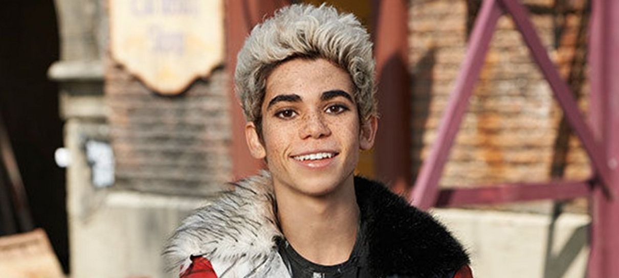 Cameron Boyce, astro de Descendentes, morre aos 20 anos