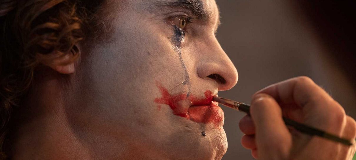 Coringa | "Nós não seguimos nada dos quadrinhos", diz diretor