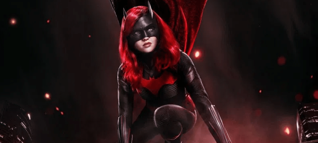 Batwoman | Pôster mostra heroína pronta para a ação