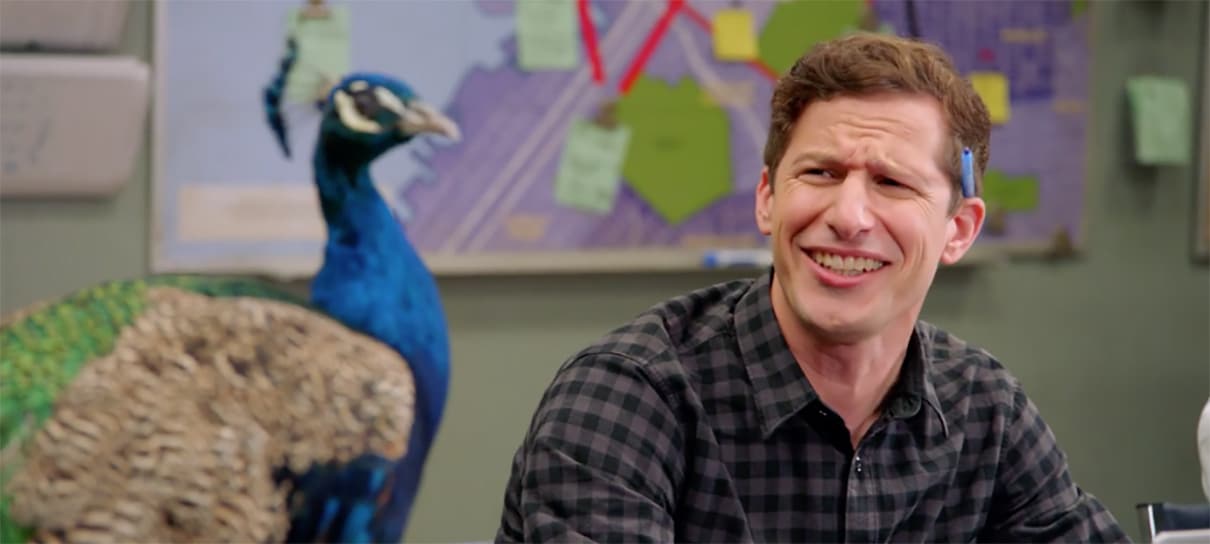 Brooklyn Nine-Nine ganha vídeo sobre novo chefe: o pavão da NBC