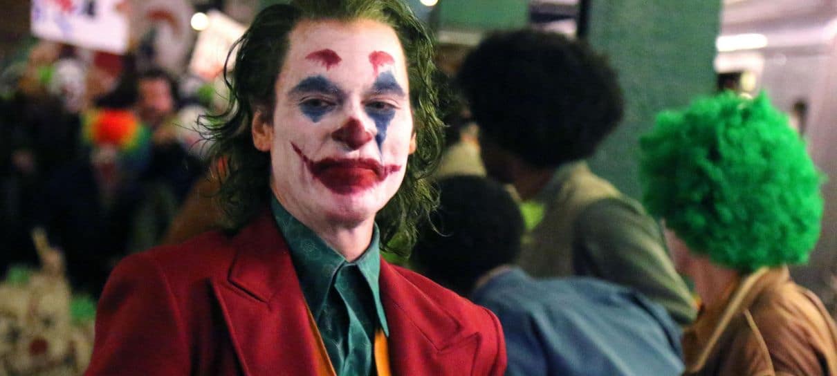 Rede de cinemas proíbe máscaras e fantasias em sessões de Coringa