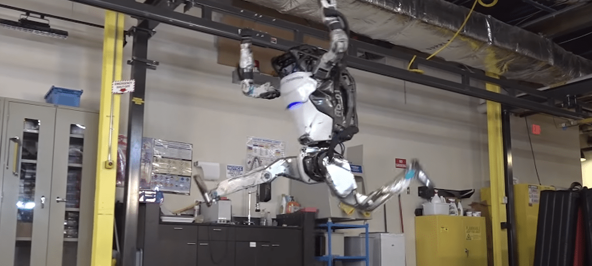 Robô da Boston Dynamics dá cambalhotas em novo vídeo