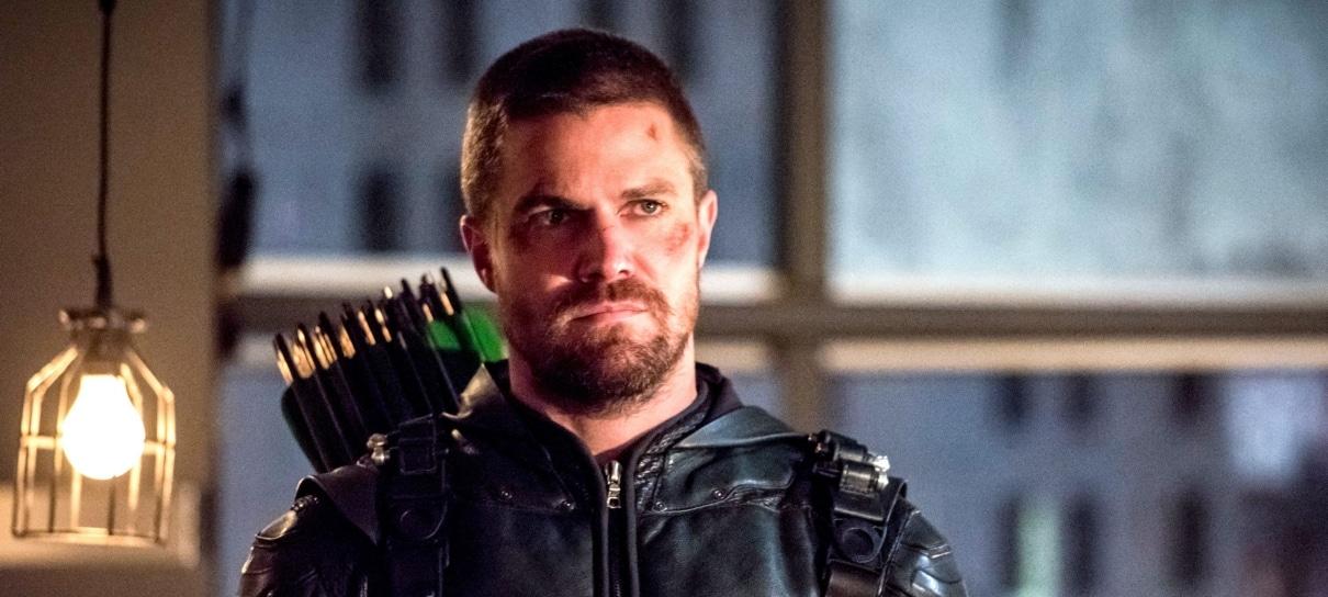 Showrunner de Arrow posta "final da série" de zoeira na internet