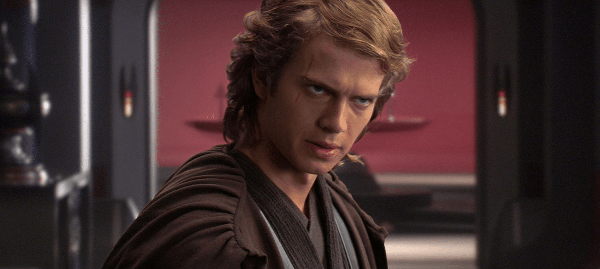 Star Wars | Ator de Anakin Skywalker visita a Millenium Falcon no Galaxy's Edge
