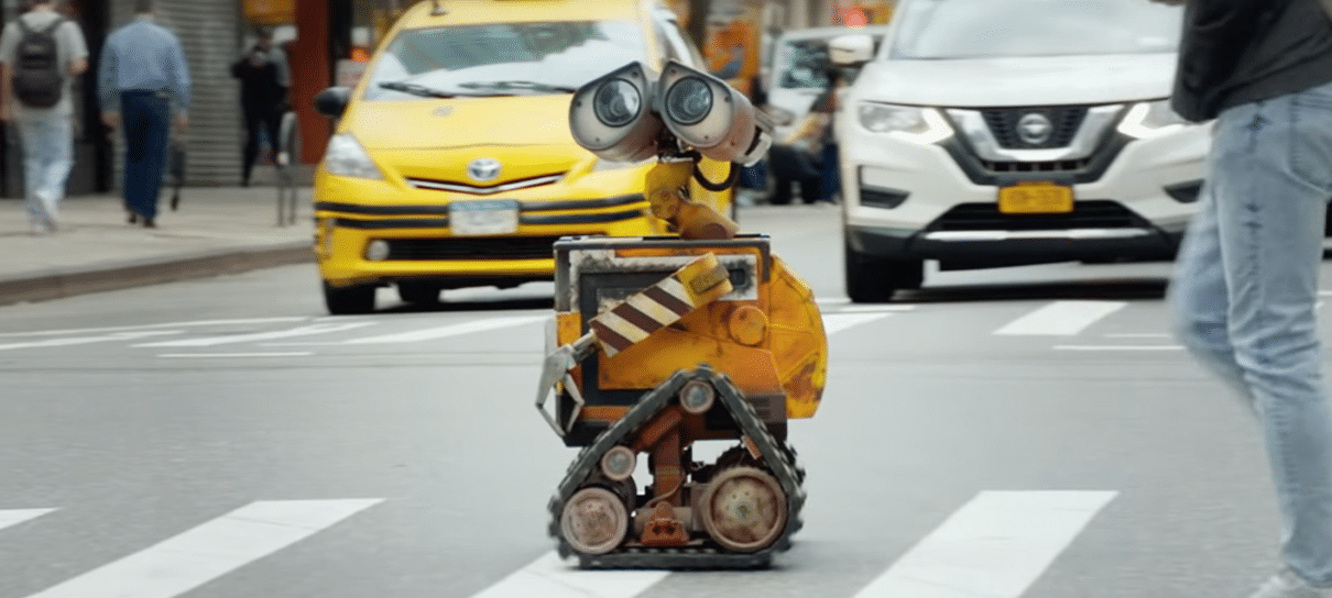 Série que traz personagens da Pixar para o mundo real ganha trailer