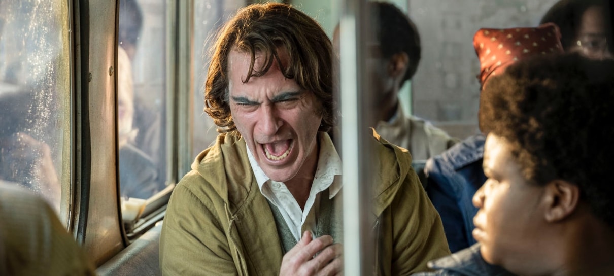 Coringa | Joaquin Phoenix diz que polêmicas o deixaram desconfortável