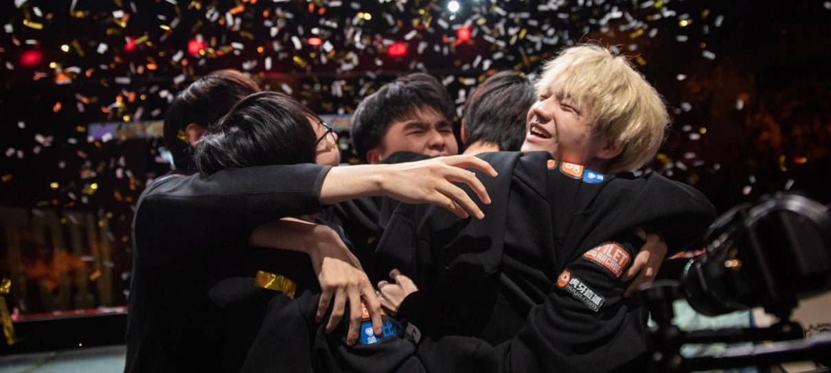 Mantendo a China no topo, FunPlus Phoenix é a grande campeã do Mundial de  LoL - ESPN