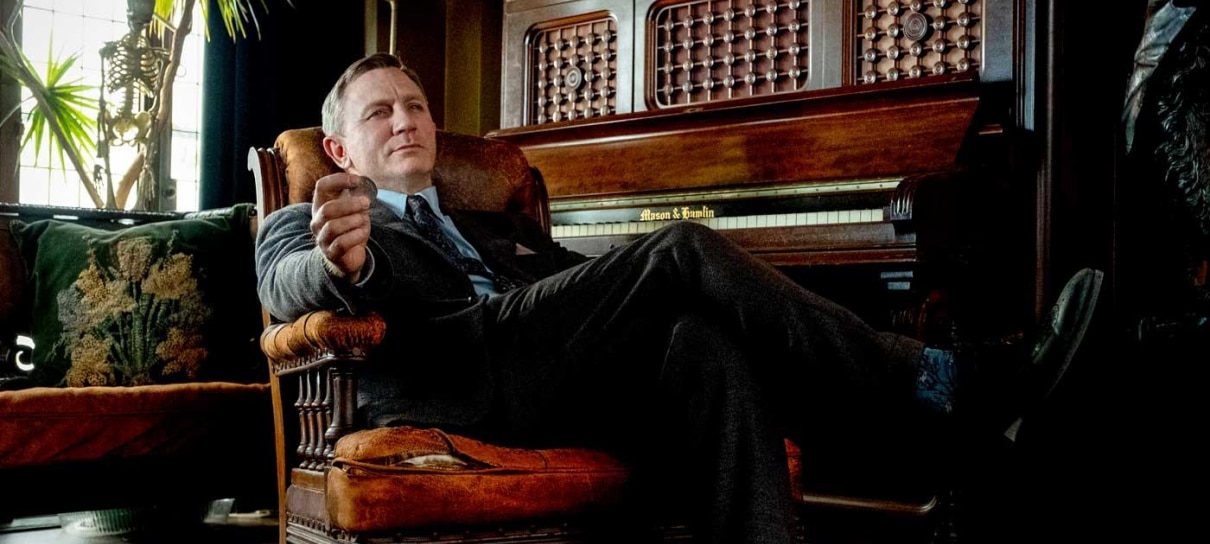 Entre Facas e Segredos | Crítica