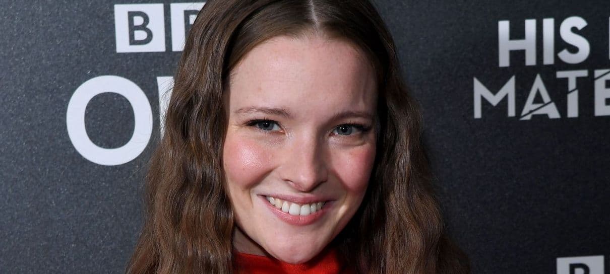 Morfydd Clark pode interpretar Galadriel em série de O Senhor dos Anéis